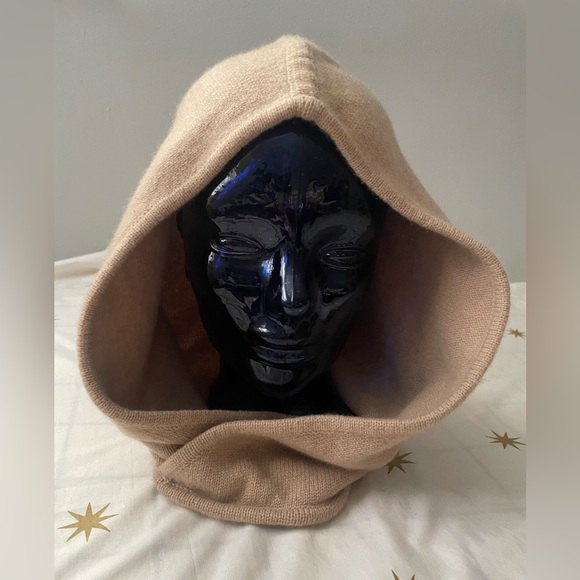 Accessories - Vintage Banana Republic Beige Cashmere Balaclava Hood
